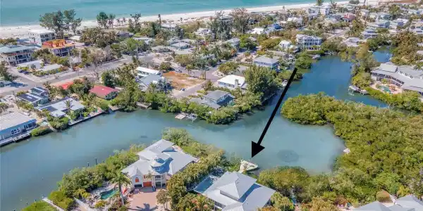 316 HAMMOCK CIRCLE