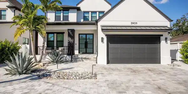 3909 W AZEELE STREET