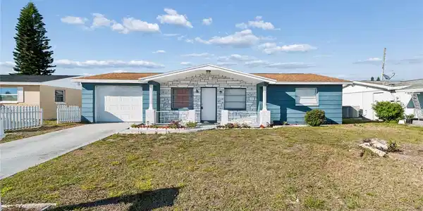 3347 ROXBURY DRIVE