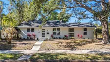 218 32ND STREET W