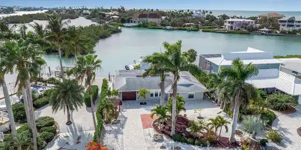 922 CASEY COVE DRIVE