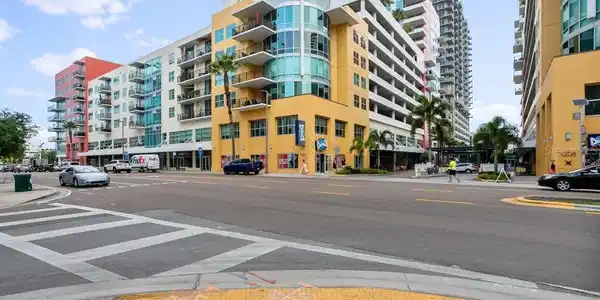 1120 E KENNEDY BOULEVARD
