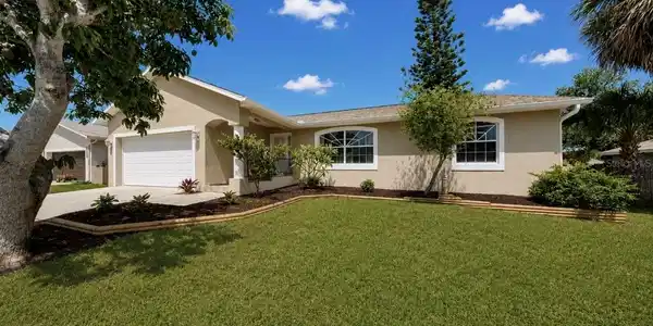 6248 FAIRWAY BOULEVARD