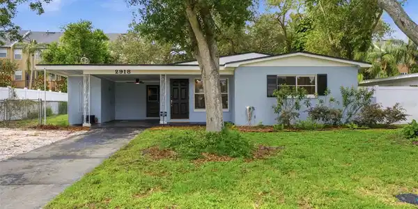 2918 W ELLIS DRIVE