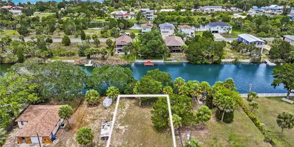 3240 SEA GRAPE DRIVE