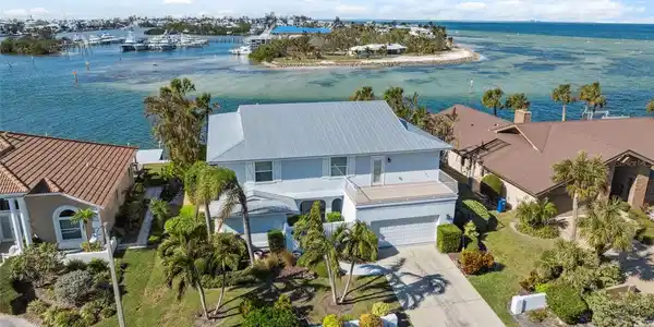 727 KEY ROYALE DRIVE