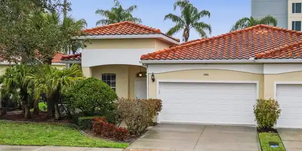 784 BAYSIDE DRIVE