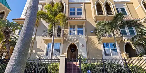114 E DAVIS BOULEVARD