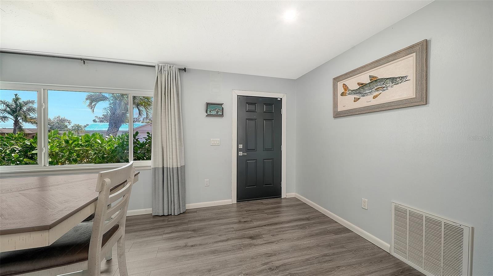 Image 4 Image 4