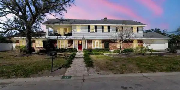 19 SANDPIPER ROAD