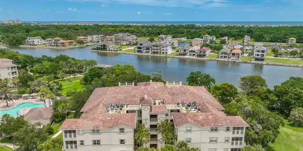 115 RIVERVIEW BEND S
