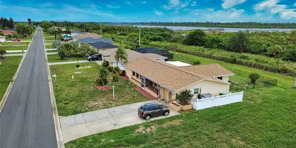 27 ANNAPOLIS LANE