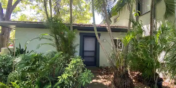 2906 LICHEN LANE
