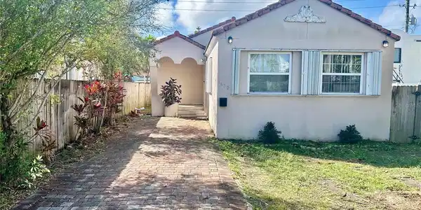 1630 VAN BUREN STREET