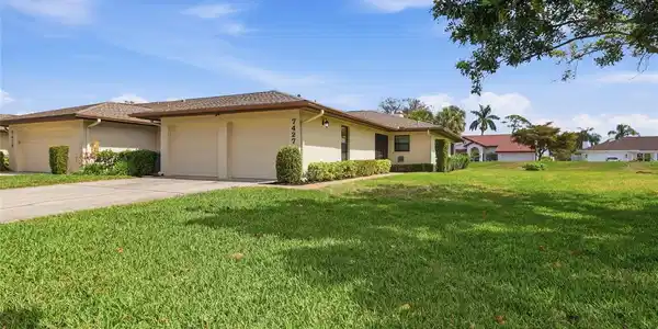 7427 CARNOUSTIE DRIVE