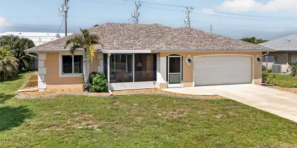 2683 LAKESHORE CIRCLE