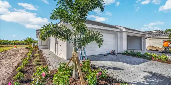 8462 WATER LILY COURT