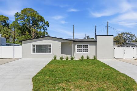 8205 TANGLEWOOD LANE