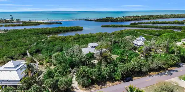 5000 LEMON BAY DRIVE