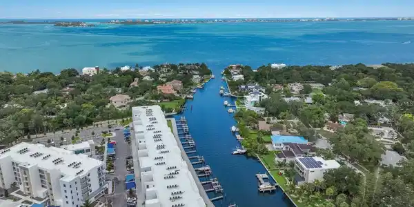 1709 N TAMIAMI TRAIL