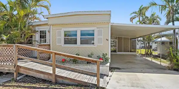 30 FLORES DRIVE