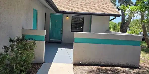 302 40TH STREET CIRCLE W