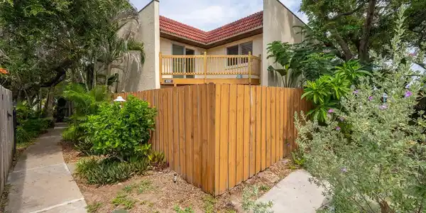 8767 LIVE OAK COURT