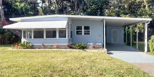 38 WILLOW CREEK COURT
