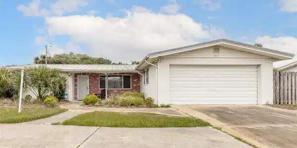3011 N OLEANDER AVENUE