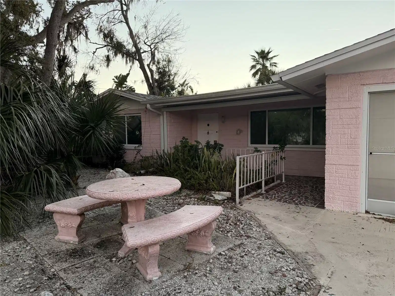 Image 1 Image 1
