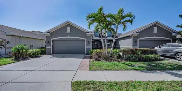 2216 PARROT FISH DRIVE