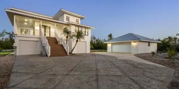 5010 GROUPER HOLE COURT