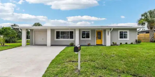 581 HILLSIDE COURT