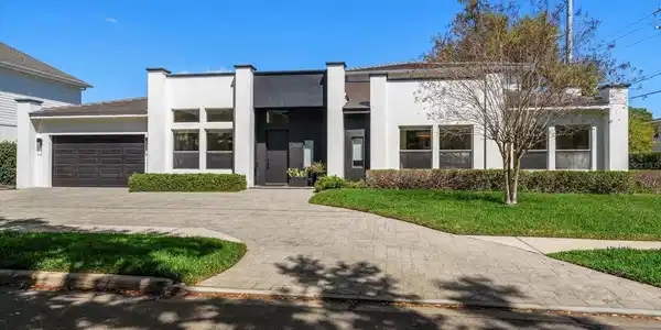 3901 W GRANADA STREET