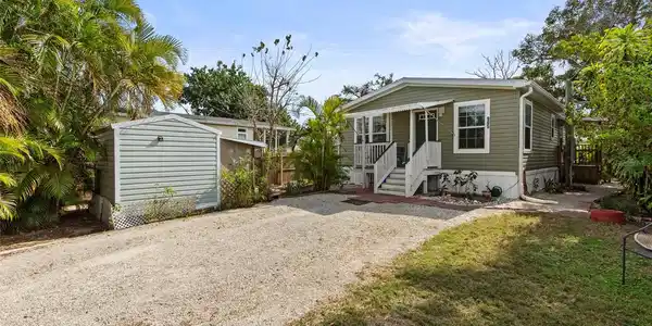 905 PADUA COURT