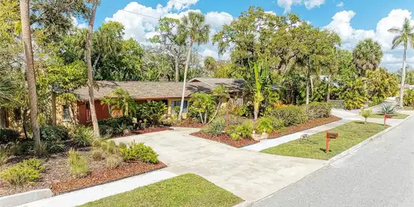 941 VIRGINIA DRIVE