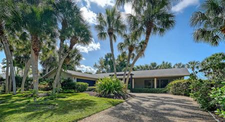 5345 SIESTA COURT