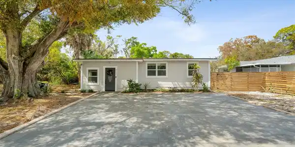 5135 OLD BRADENTON ROAD