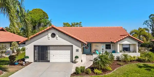 286 LAUREL HOLLOW DRIVE