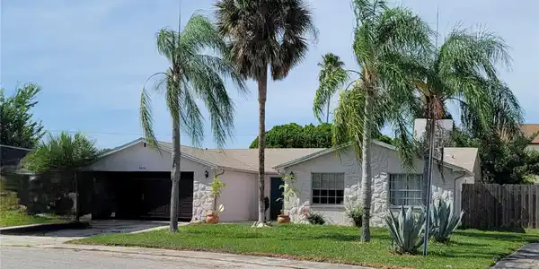 9826 LEHIGH DRIVE