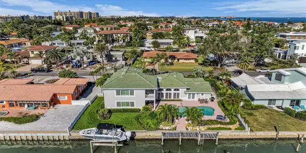 548 HALYARD LANE