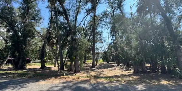 7107 OAKWOOD DRIVE