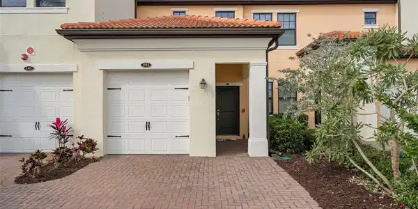 10058 CROOKED CREEK DRIVE
