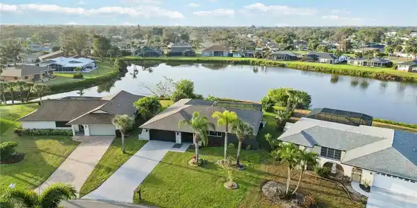 1209 WATERSIDE LANE