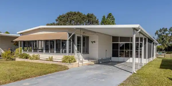 710 FAIRMOUNT DRIVE