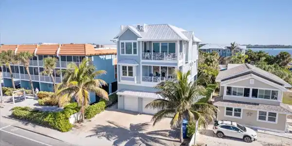 903 GULF DRIVE S