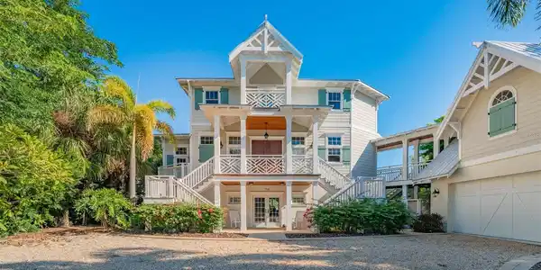 714 JACARANDA ROAD