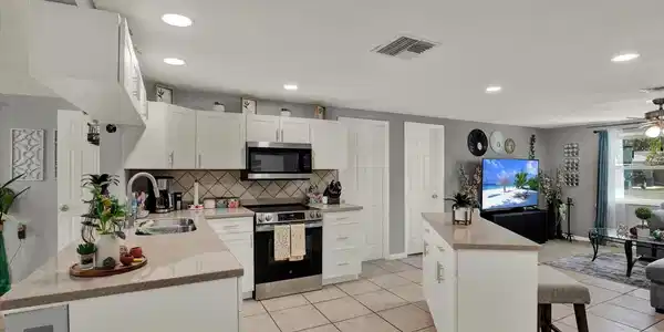 Image 4 Image 4