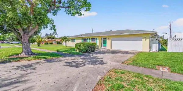 10100 COMMODORE DRIVE