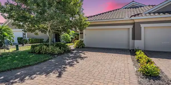 7205 COSTA BELLA
